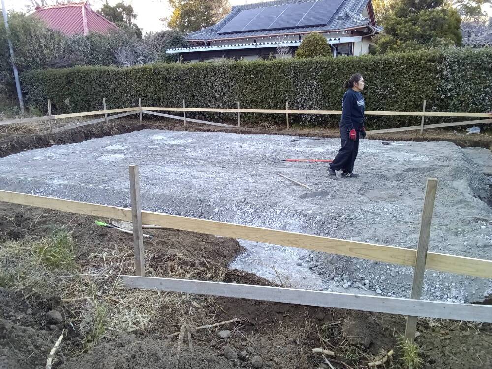 基礎工事開始♪