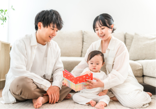 リビングでの子育ての様子